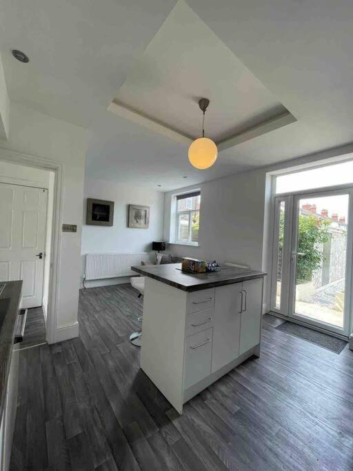 2 Bed Sleeps 6 Beach Retreat St Annes On Sea Villa Lytham St. Annes Eksteriør bilde